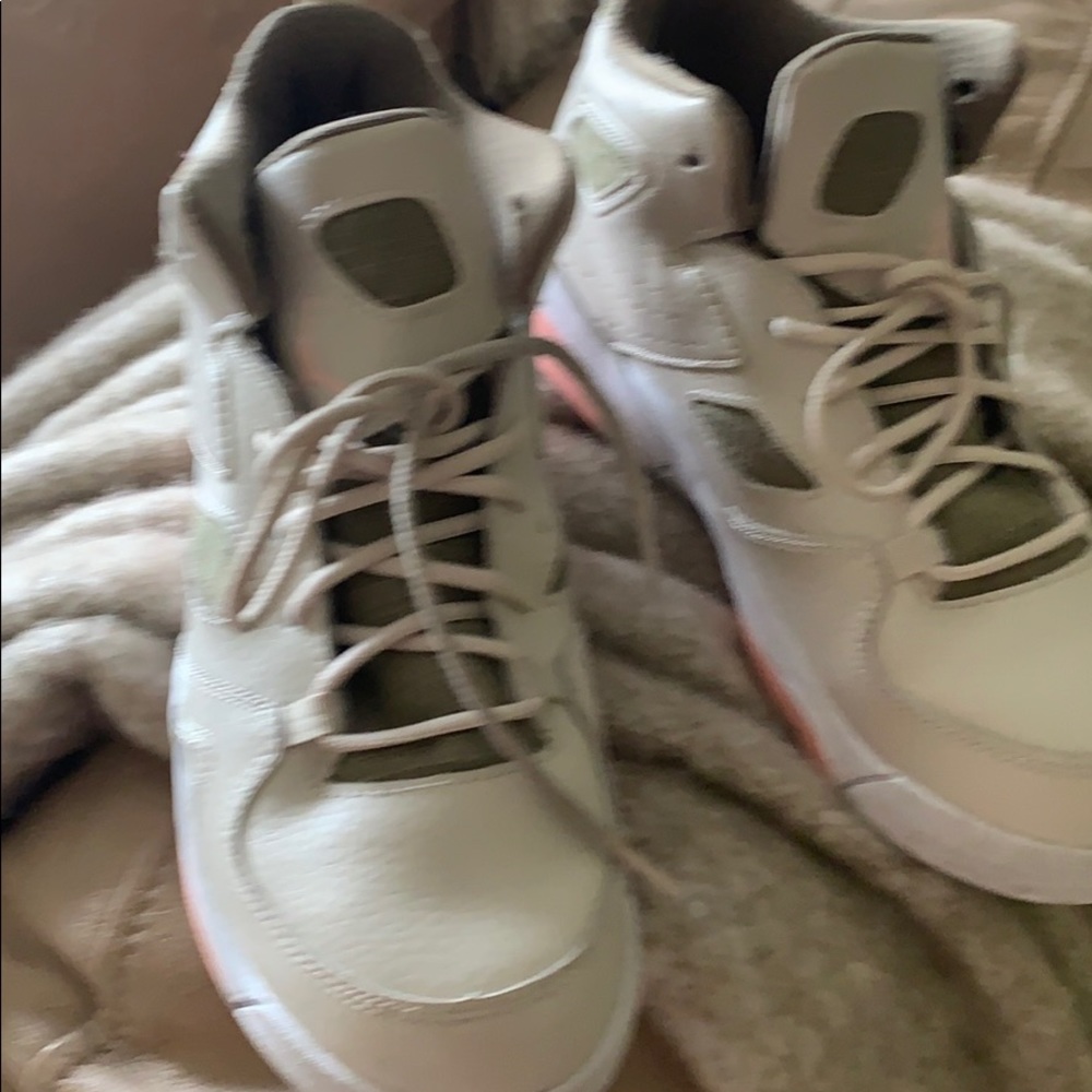 Used Jordan size 3 wear a few times